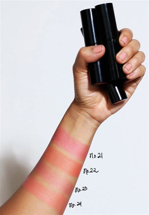 chanel les beiges healthy glow stick